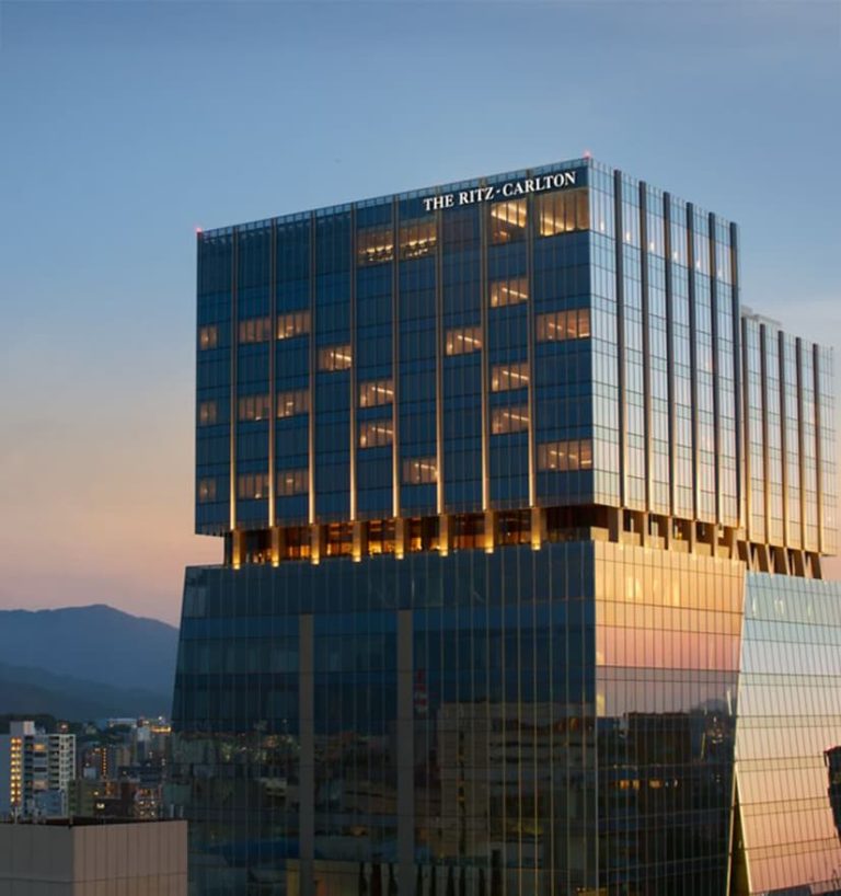 The Ritz-Carlton, Fukuoka - Clay Brook